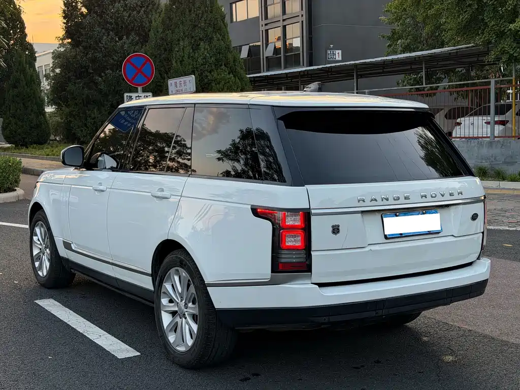 Land Rover Range Rover — миниатюра 4
