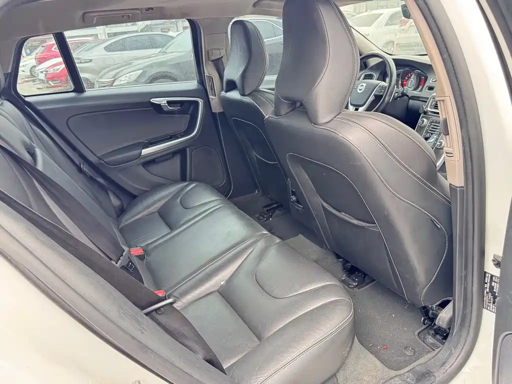 Volvo V60 — миниатюра 27
