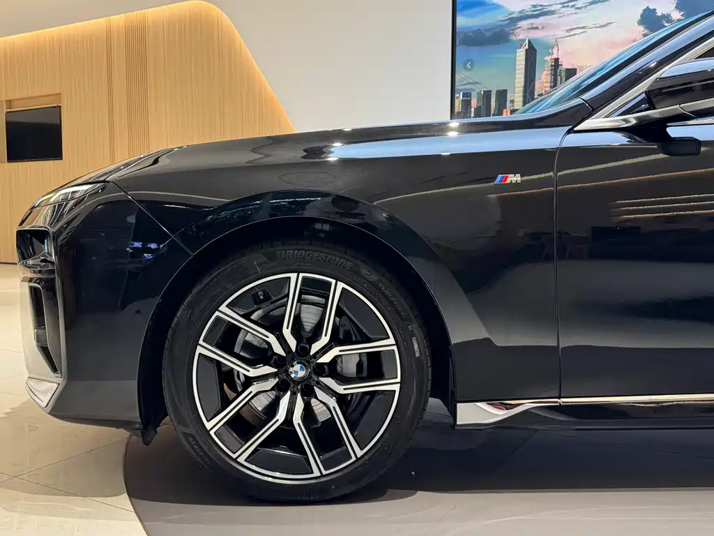 BMW 7 SERIES