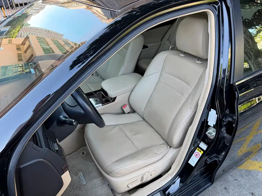 Toyota Reiz — миниатюра 8
