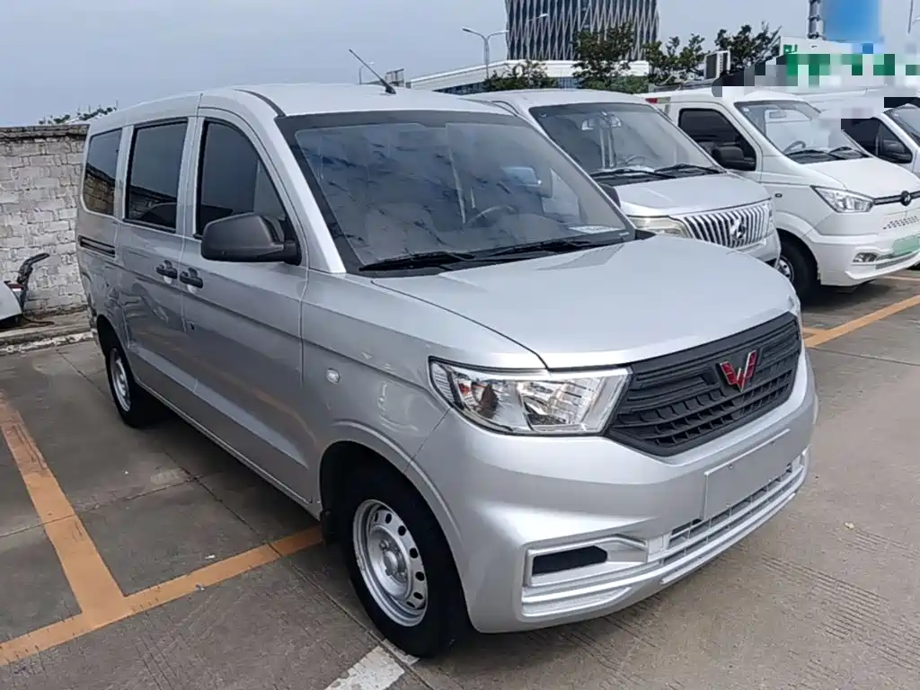Wuling Hongguang V — миниатюра 4