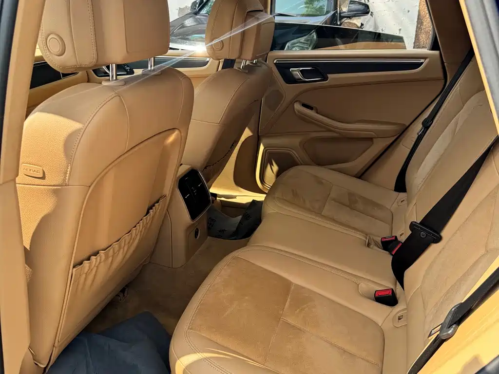 Porsche Macan — миниатюра 6