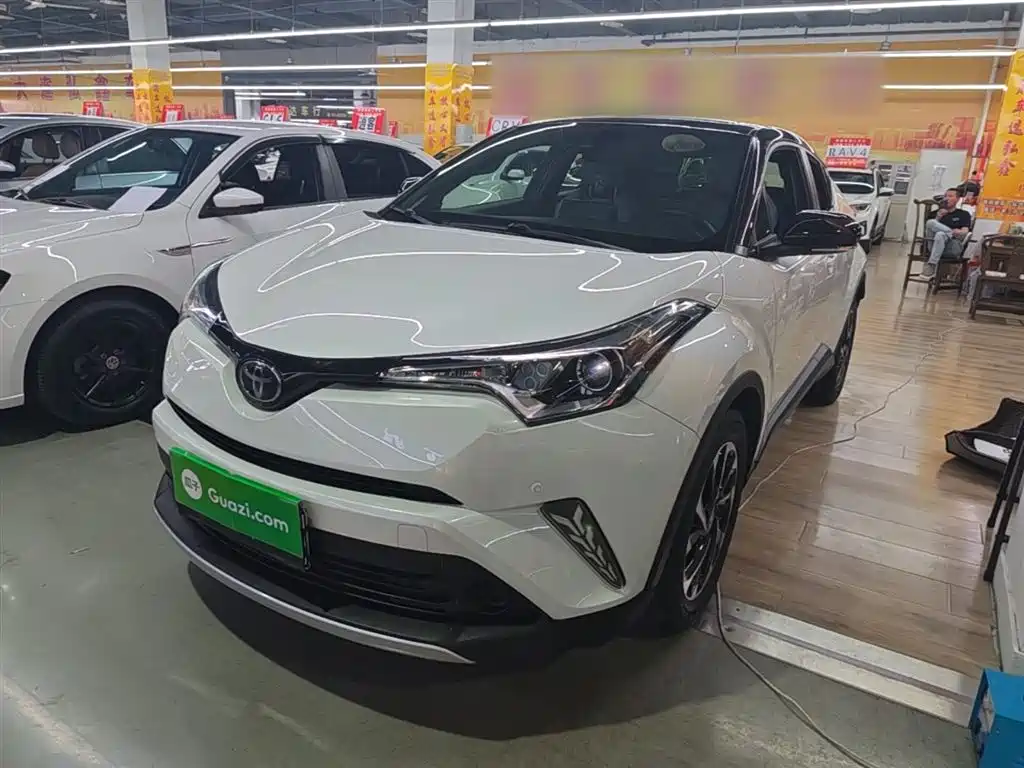 Купить Toyota IZOA