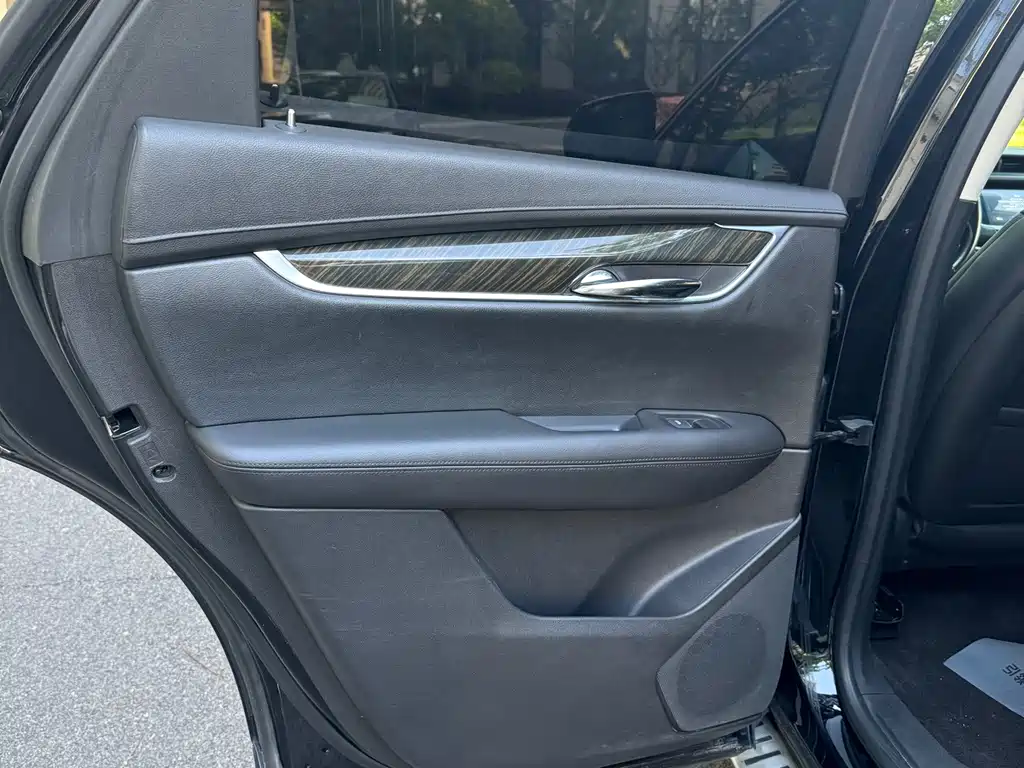 Cadillac XT5 — миниатюра 11