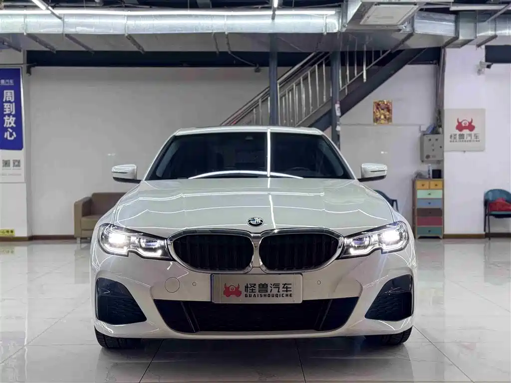 BMW 3 SERIES