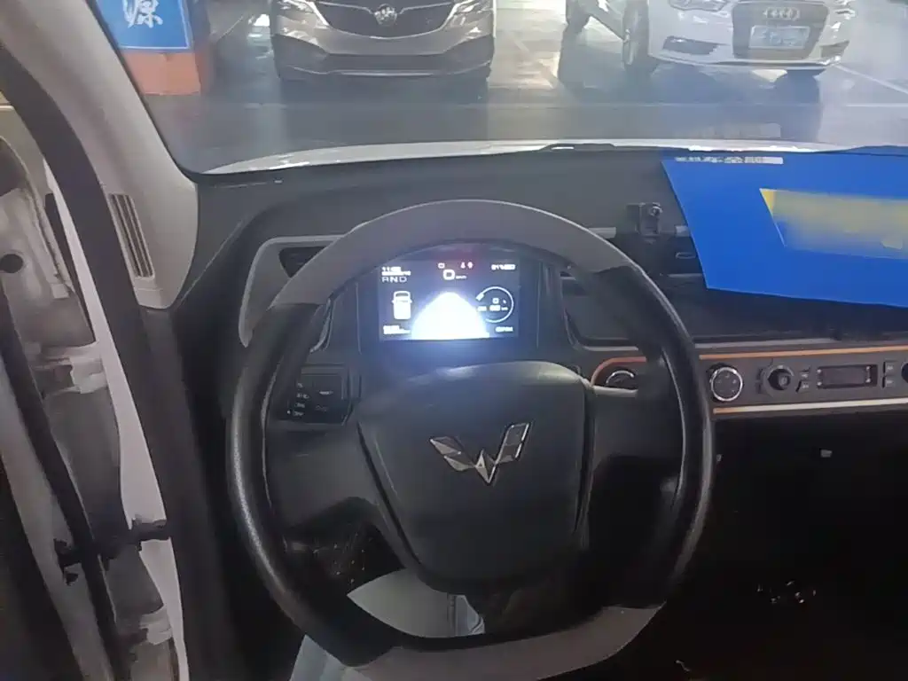 Wuling MINIEV — миниатюра 11