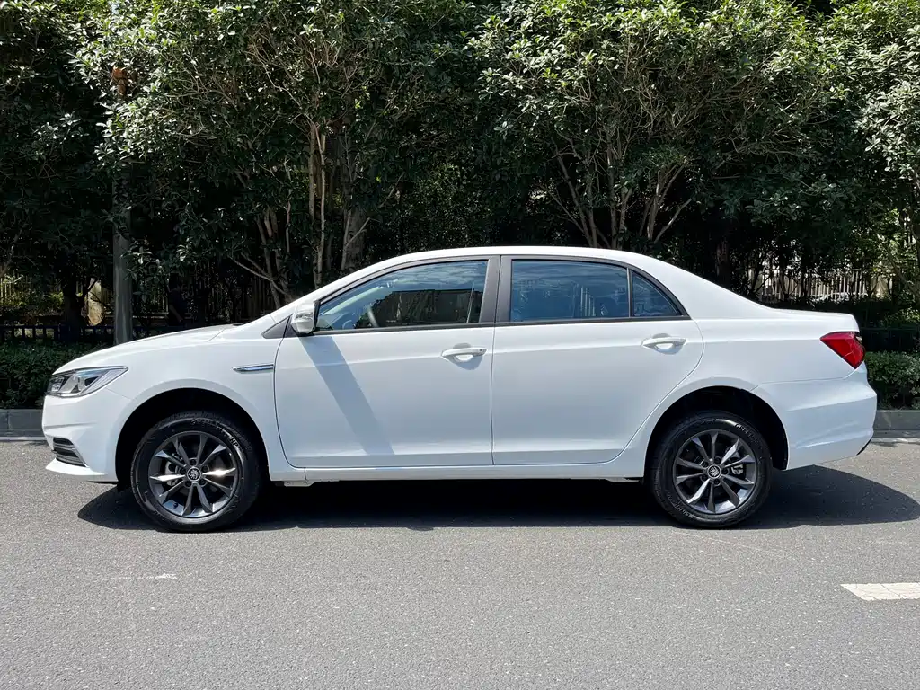 BYD Qin NEV — миниатюра 3