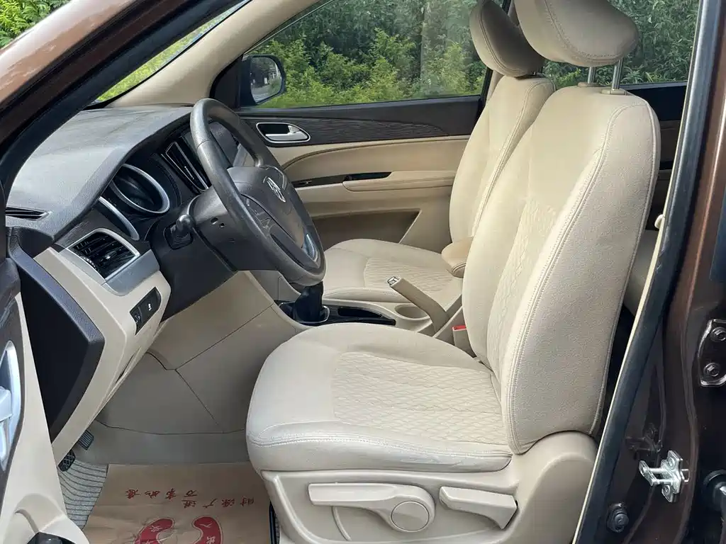Baojun 730 Facelift 1.5L Manual Standard Type 5 seats, фото 4