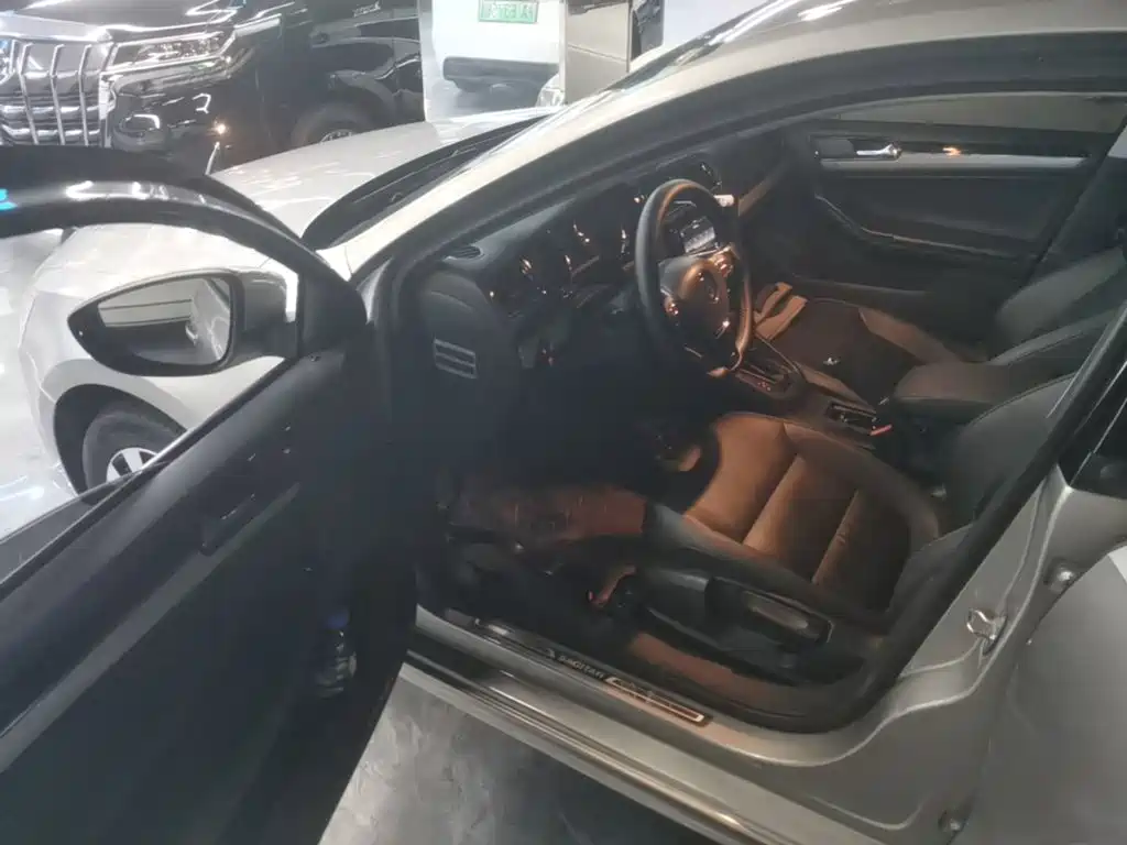 Volkswagen Sagitar — миниатюра 16