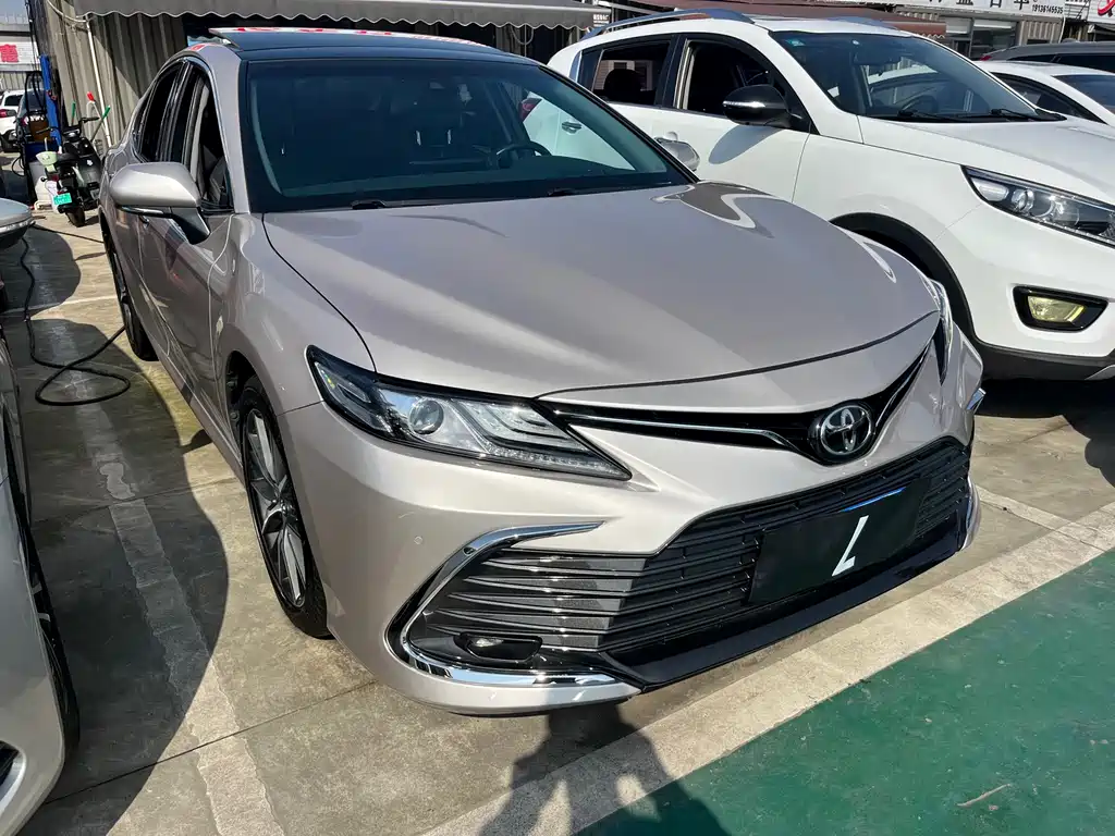 TOYOTA CAMRY