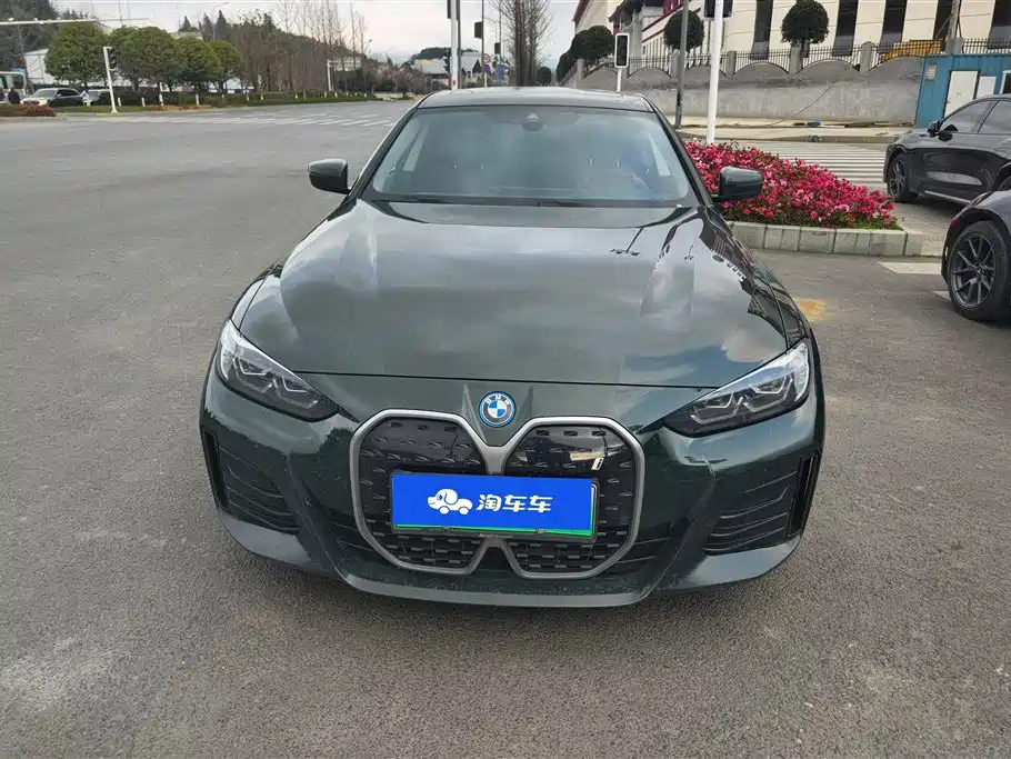 BMW I4