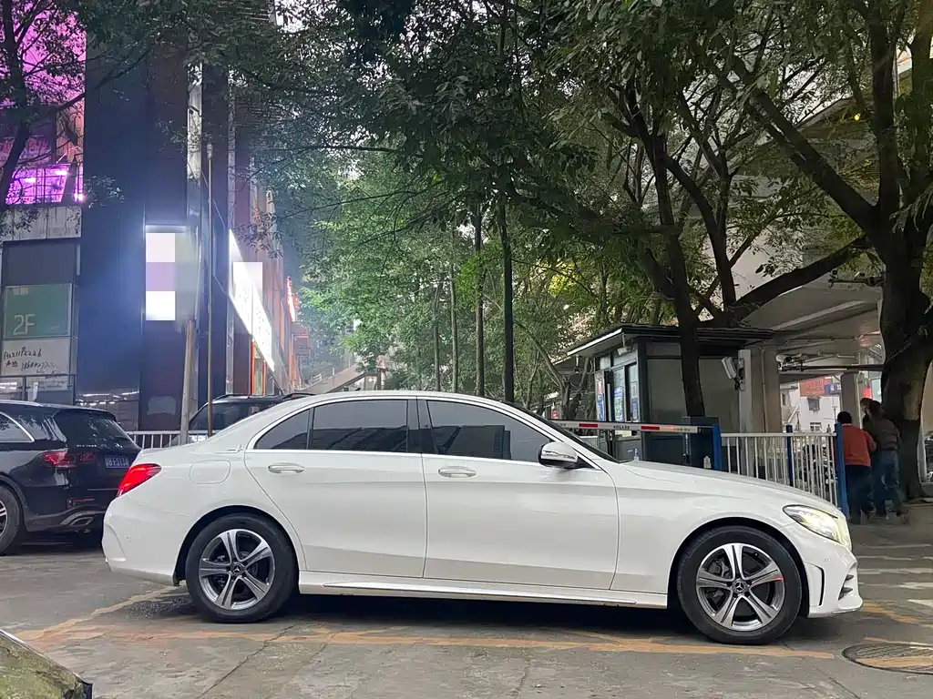 MERCEDES-BENZ C CLASS