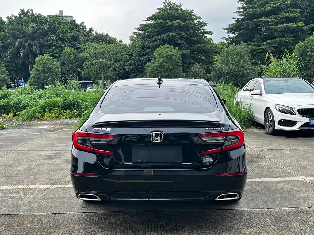 Honda Accord — миниатюра 8
