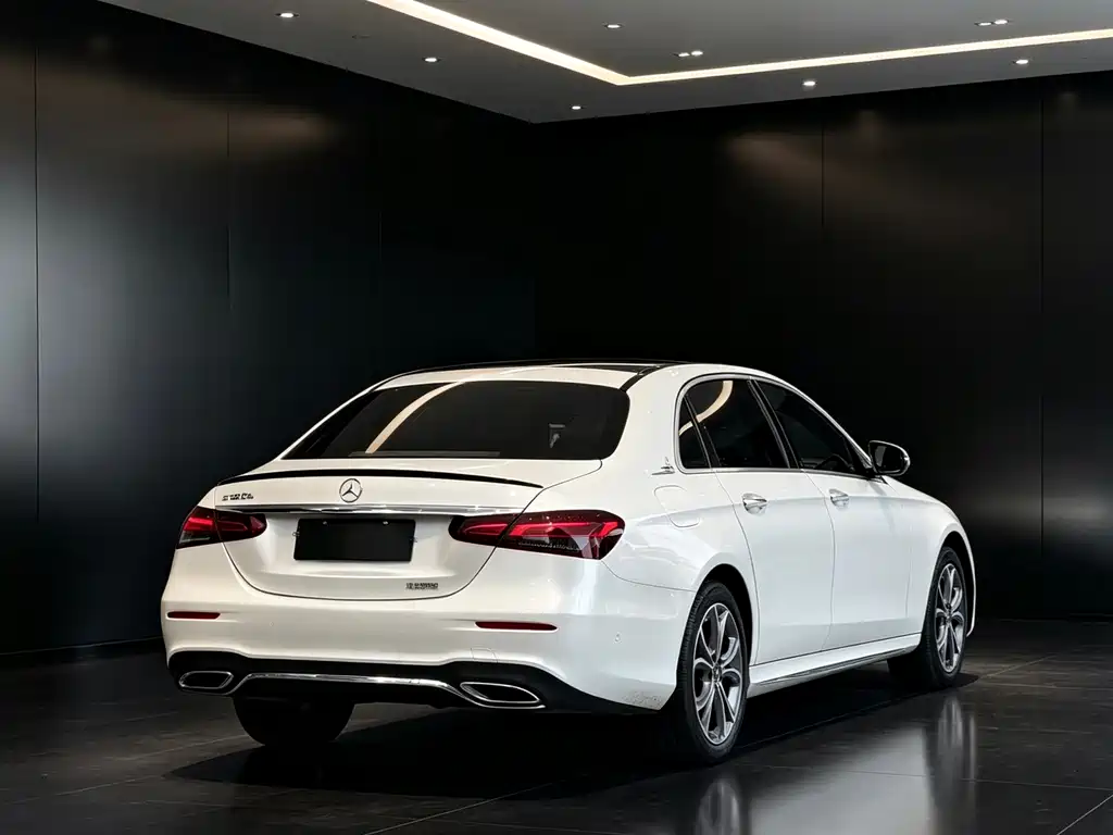 Mercedes-Benz E-Class — миниатюра 4