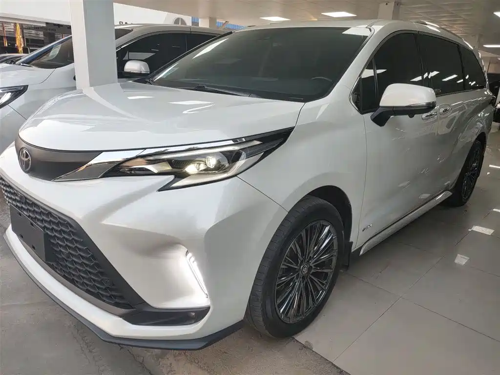 Toyota Granvia 2024