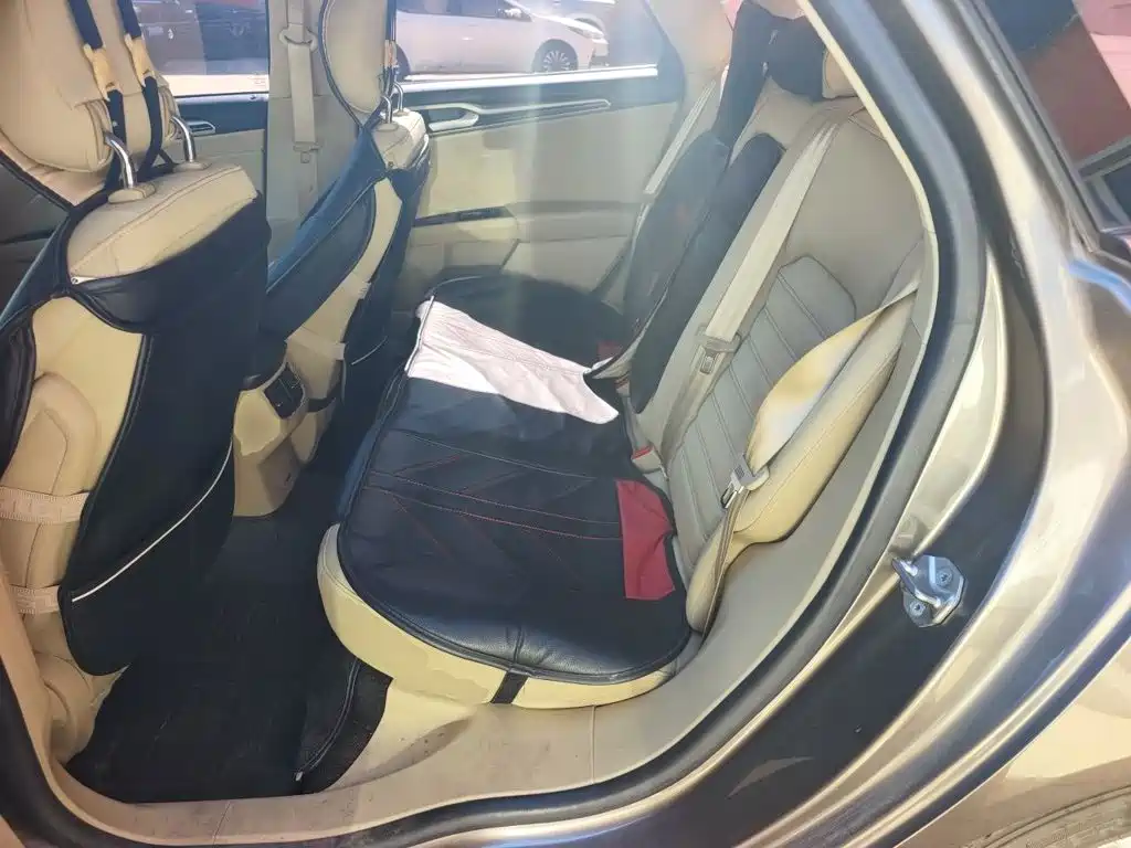 Ford Mondeo — миниатюра 18