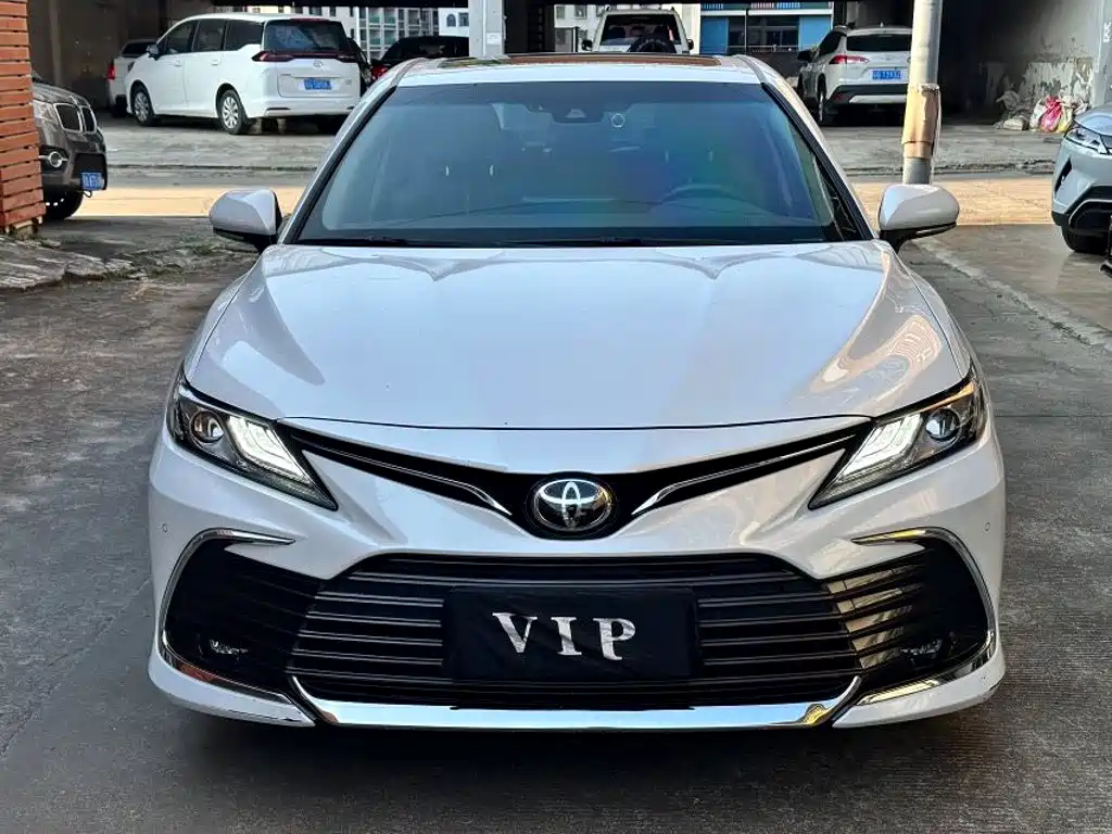 Toyota Camry — миниатюра 2
