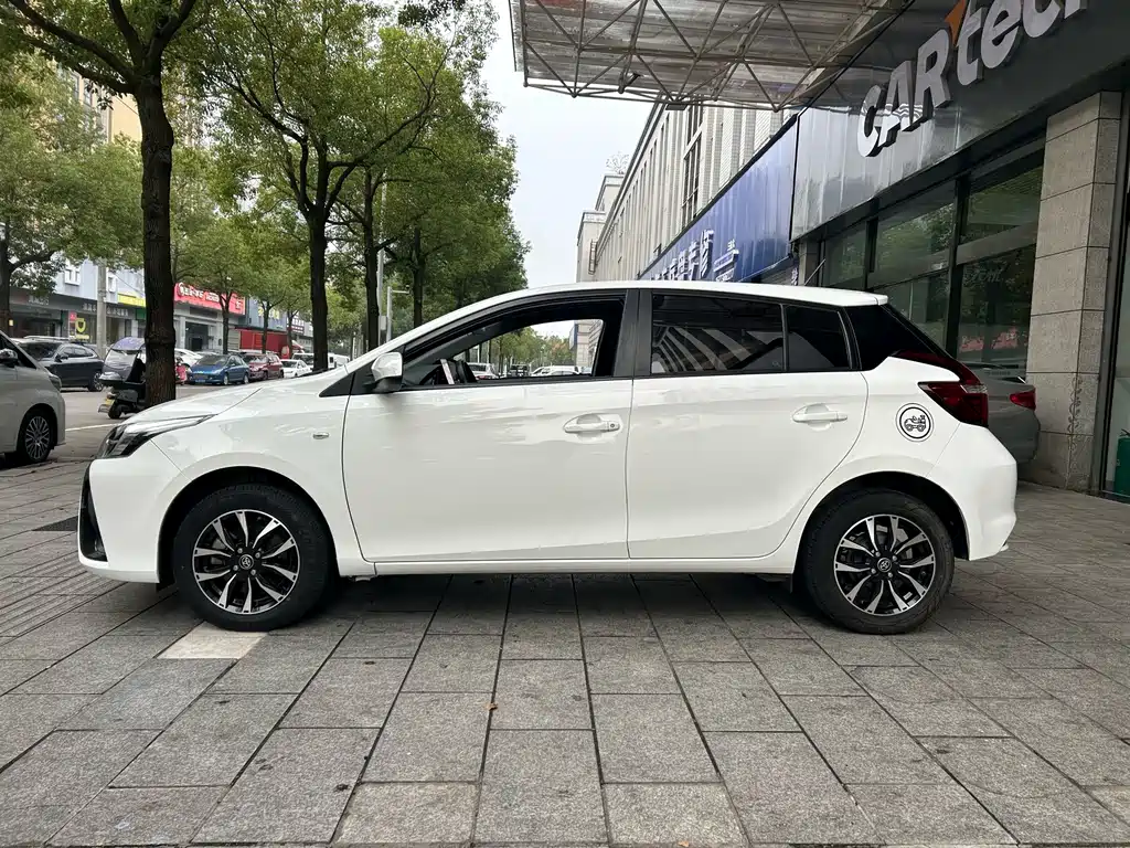 Toyota Yaris L — миниатюра 11