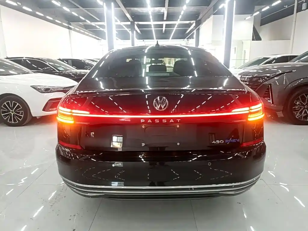 Volkswagen Passat PHEV — миниатюра 6