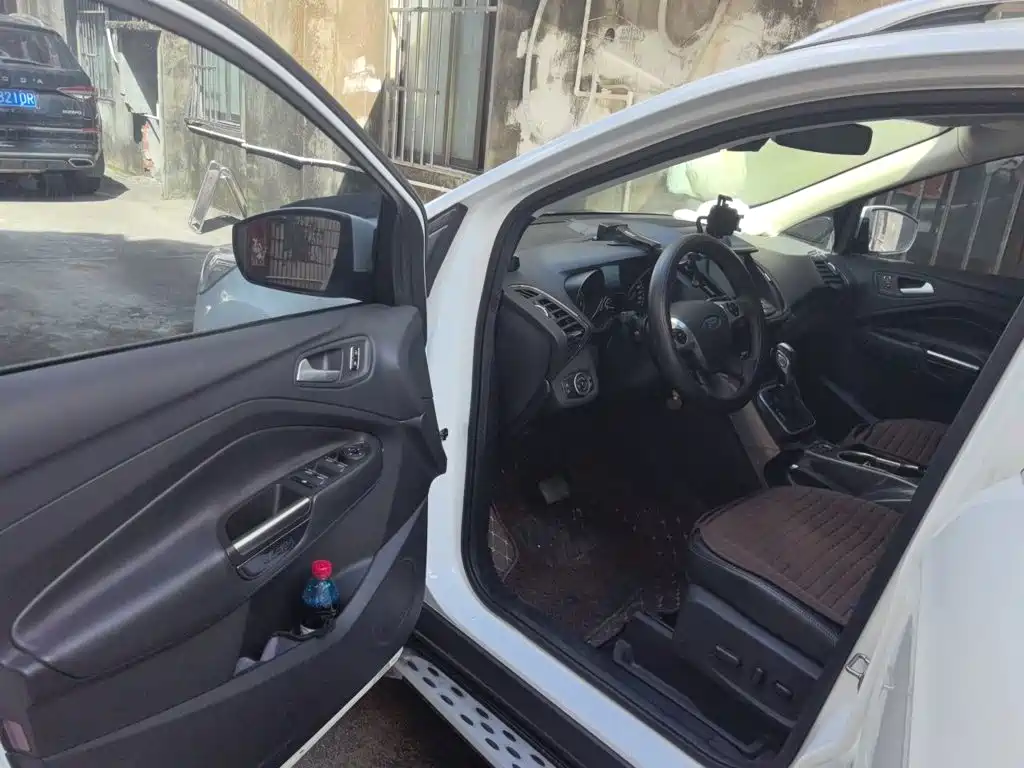Ford Kuga — миниатюра 13