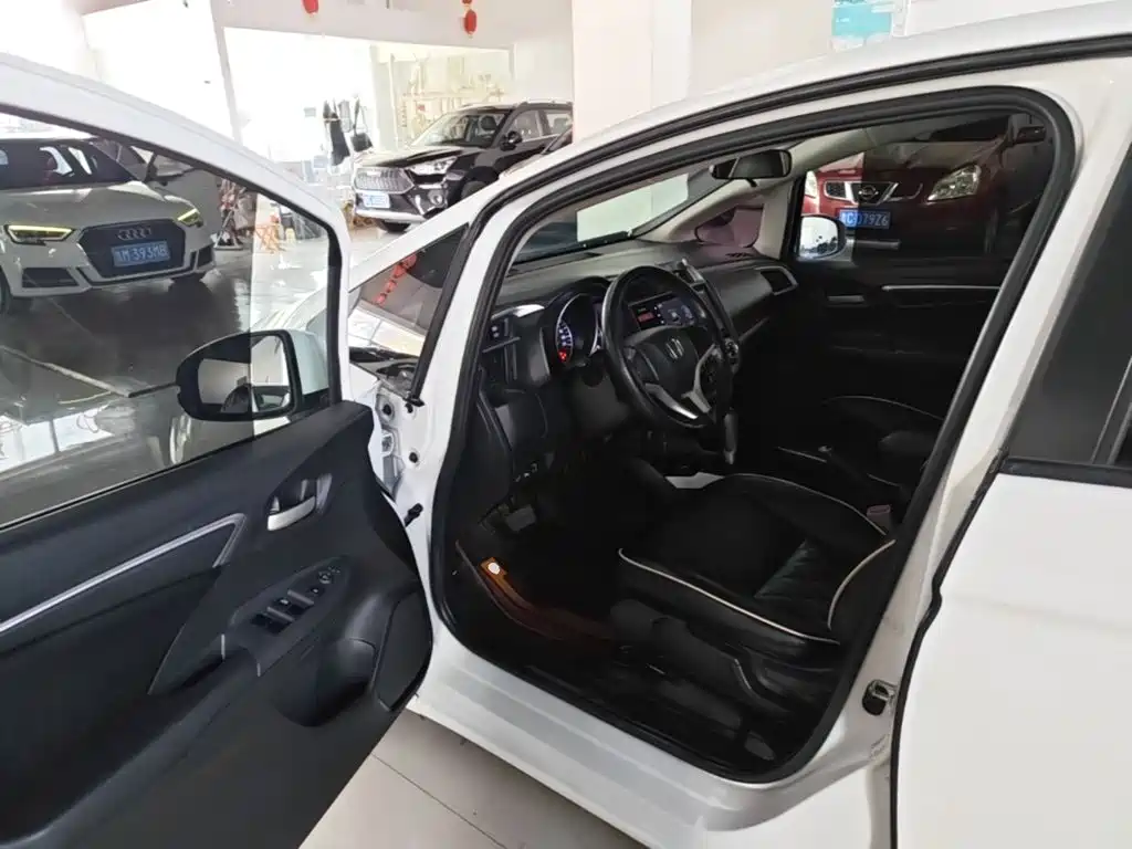 Honda Fit — миниатюра 16