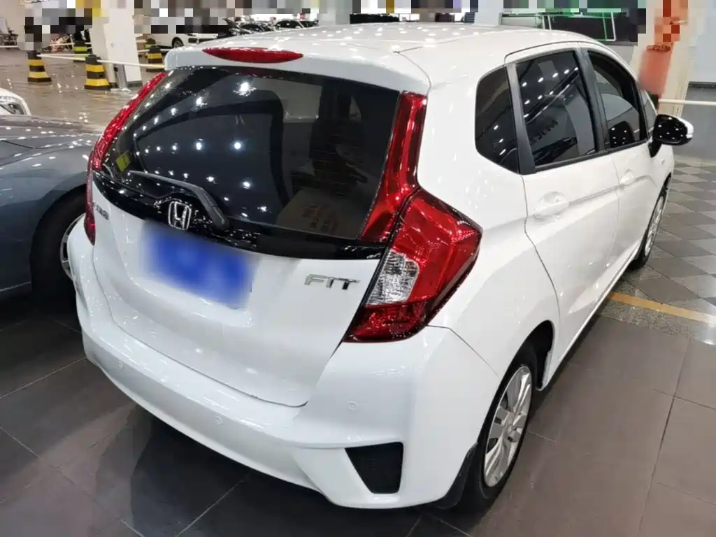 Honda Fit — миниатюра 7