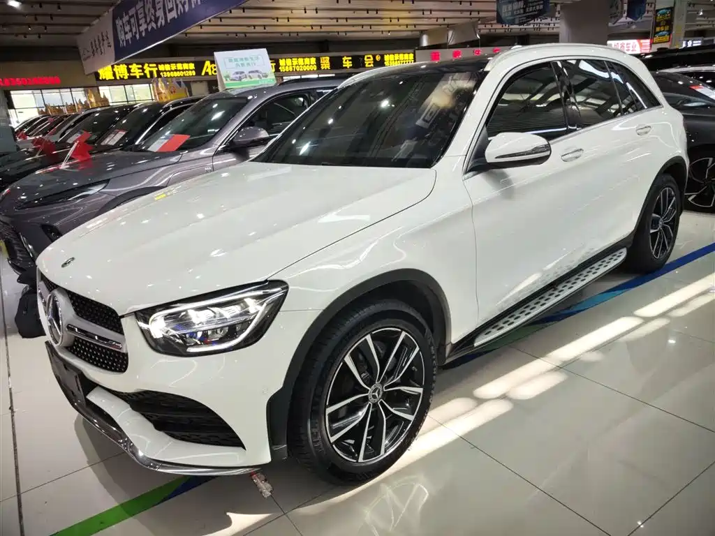 MERCEDES-BENZ GLC