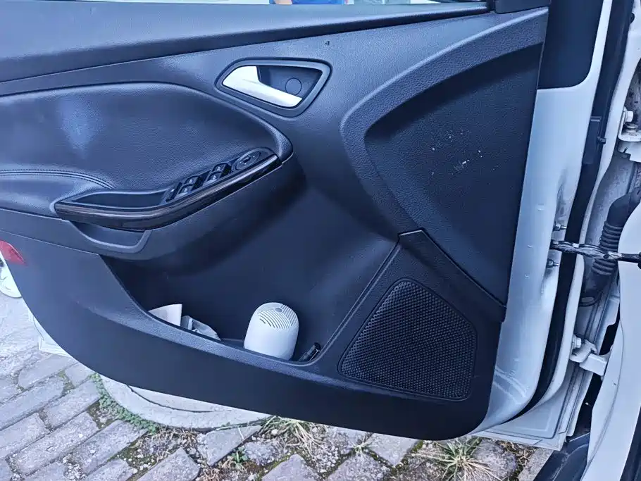 Ford Focus — миниатюра 7
