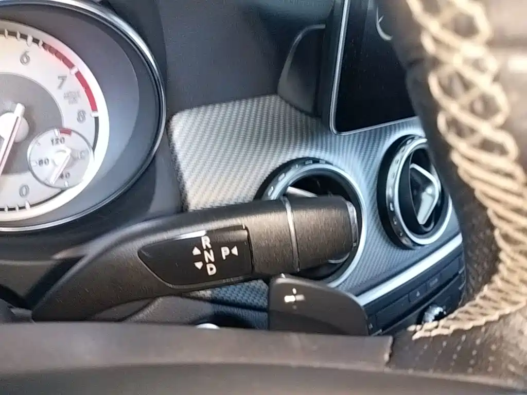 Mercedes-Benz GLA — миниатюра 14