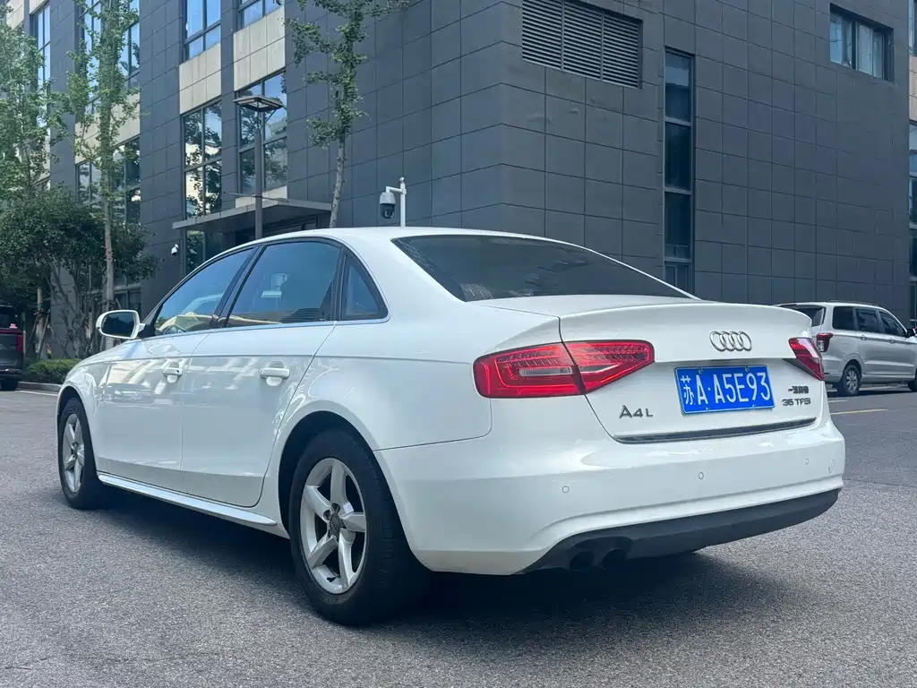 Audi A4L — миниатюра 4
