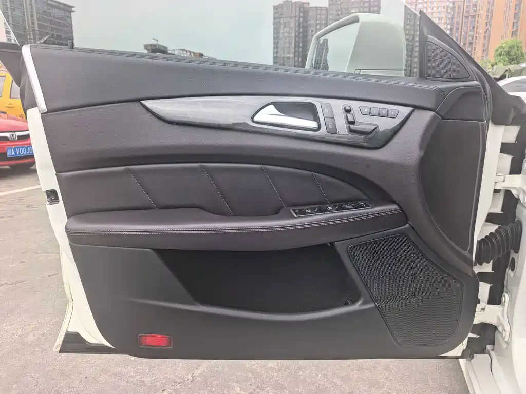 Mercedes-Benz CLS — миниатюра 11