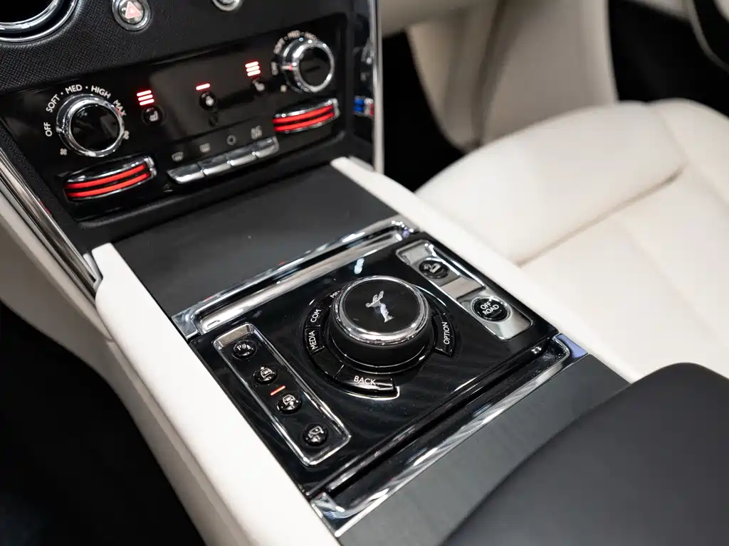 Rolls-Royce Cullinan — миниатюра 22