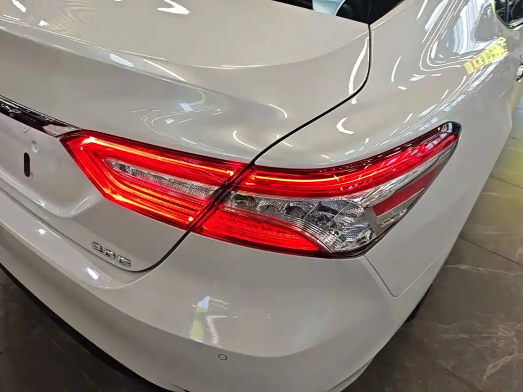 Toyota Camry — миниатюра 8
