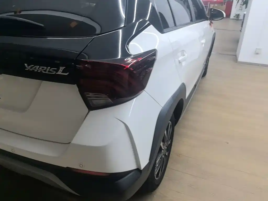 Toyota Yaris L — миниатюра 8