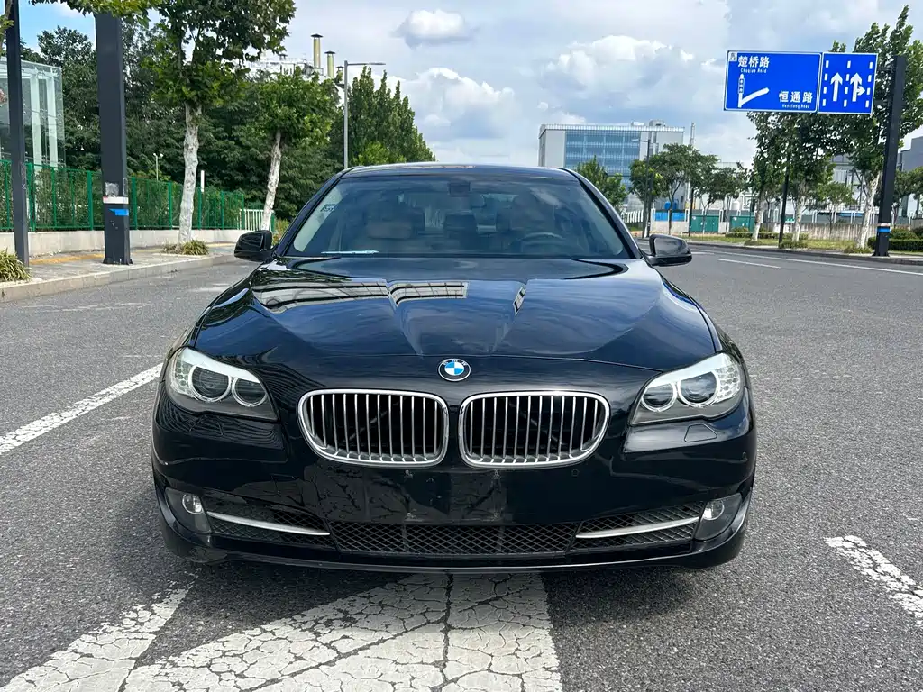 BMW 5 Series — миниатюра 2