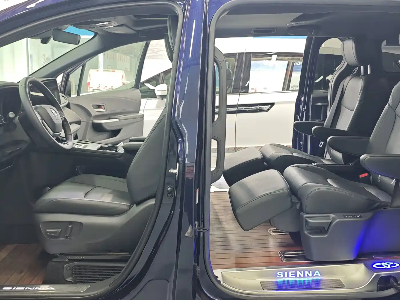 Toyota Sienna id 4617096 из Китая 17