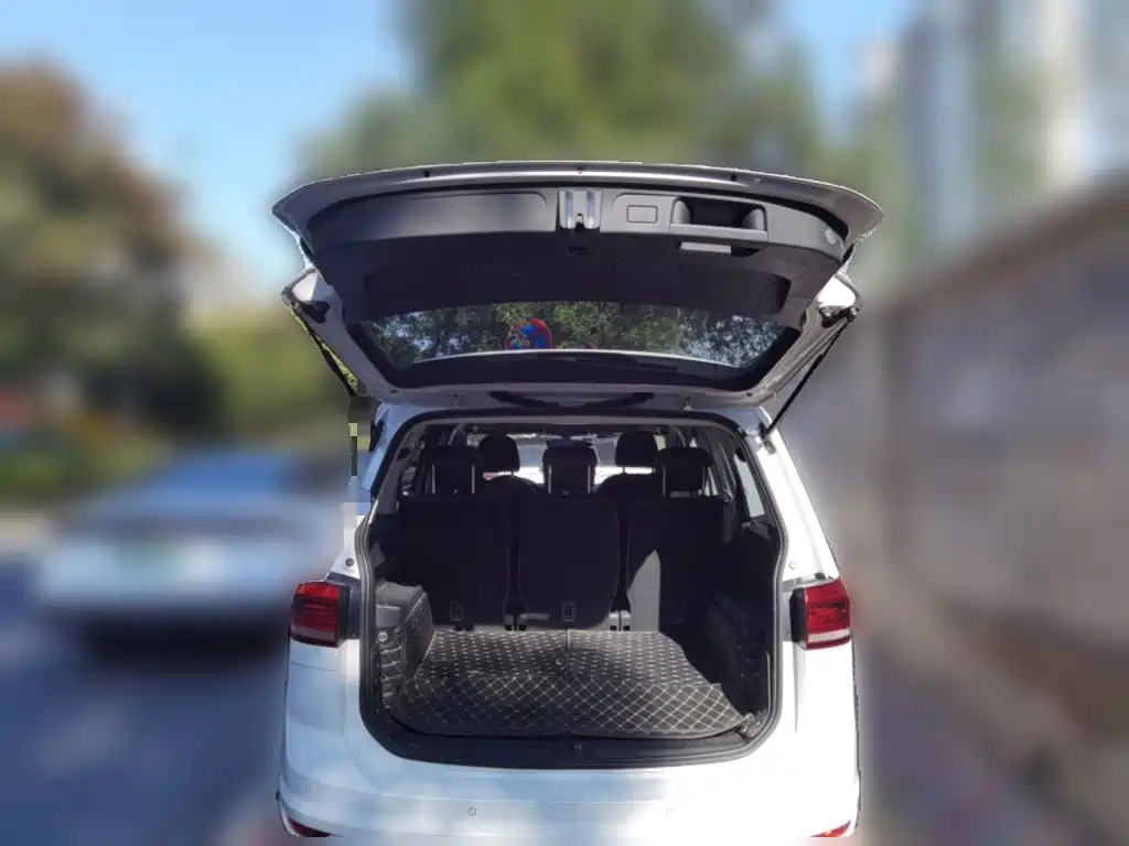 Volkswagen Touran — миниатюра 20
