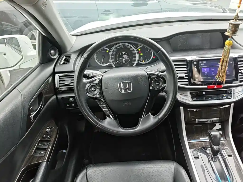 Honda Accord — миниатюра 11