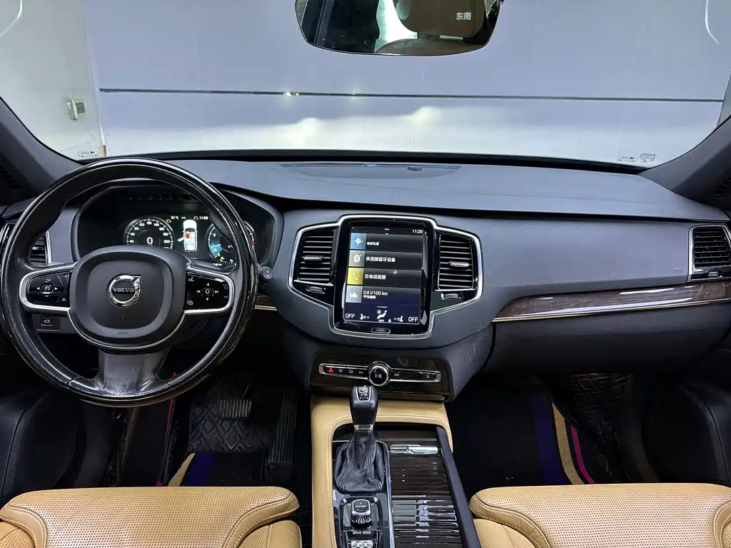 Volvo XC90 — миниатюра 7