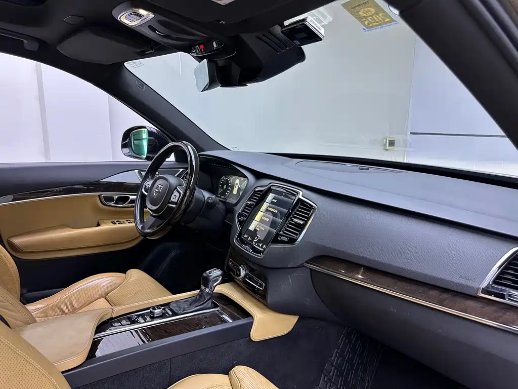 Volvo XC90 — миниатюра 11