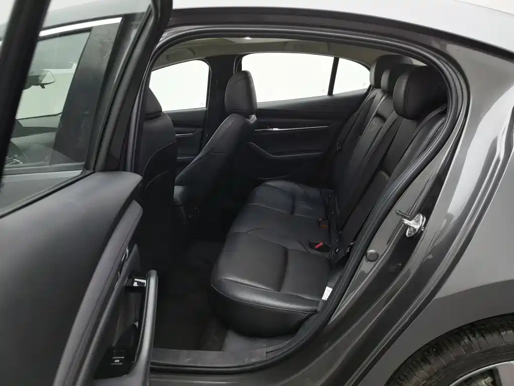 Mazda 3 Axela — миниатюра 15