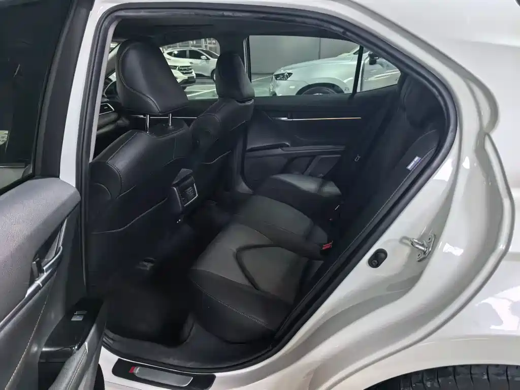 Toyota Camry 2023 2.0G Luxury