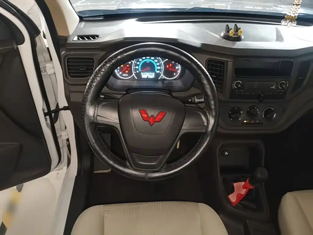 Wuling Hongguang V — миниатюра 11