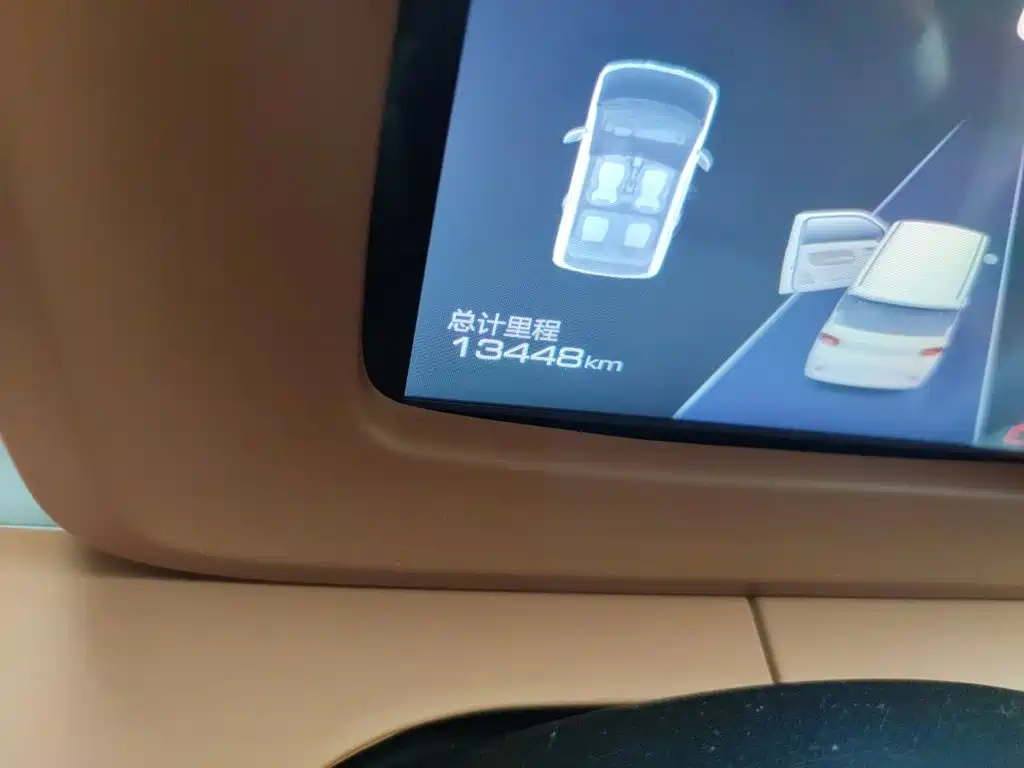 Wuling MINIEV — миниатюра 8