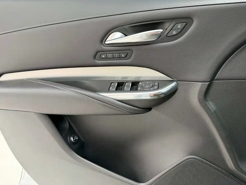 Cadillac XT4 — миниатюра 14