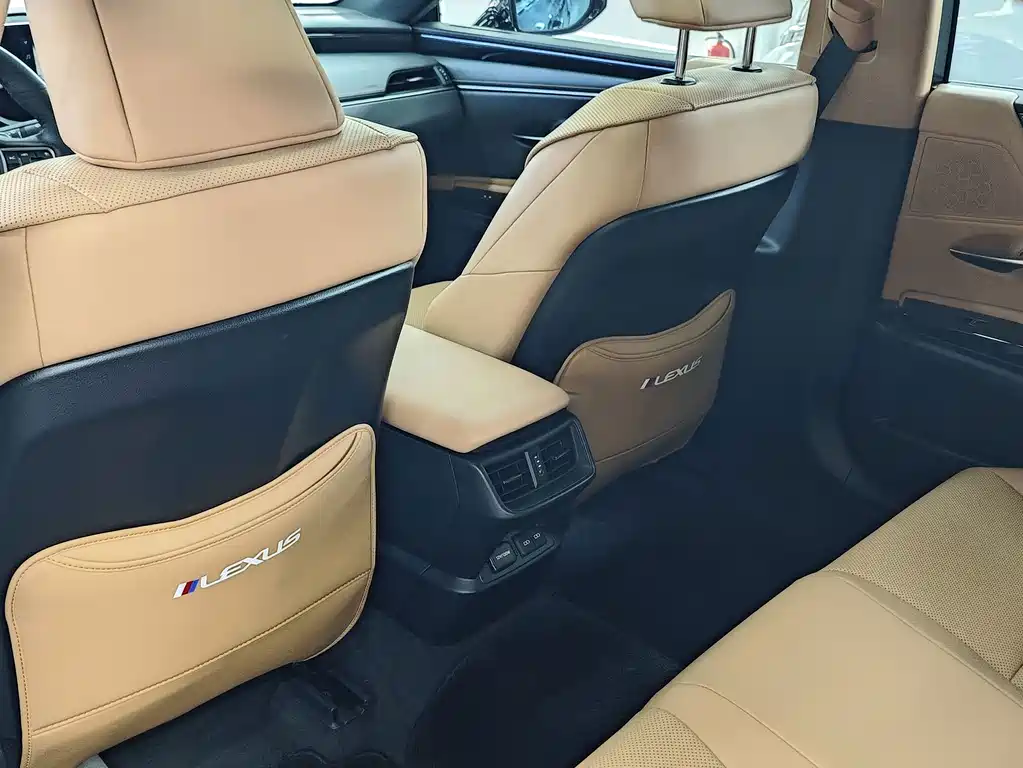 Lexus ES 200 Excellence Edition, фото 9