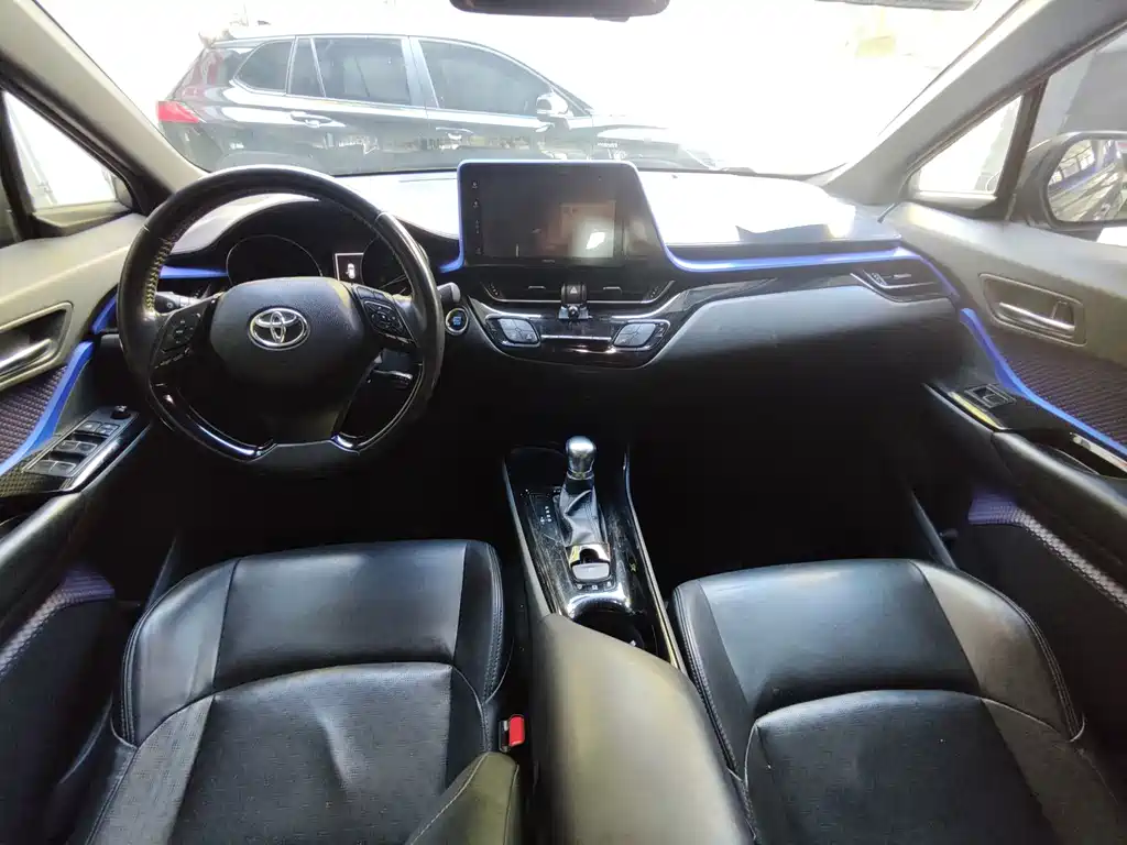 Toyota IZOA — миниатюра 6