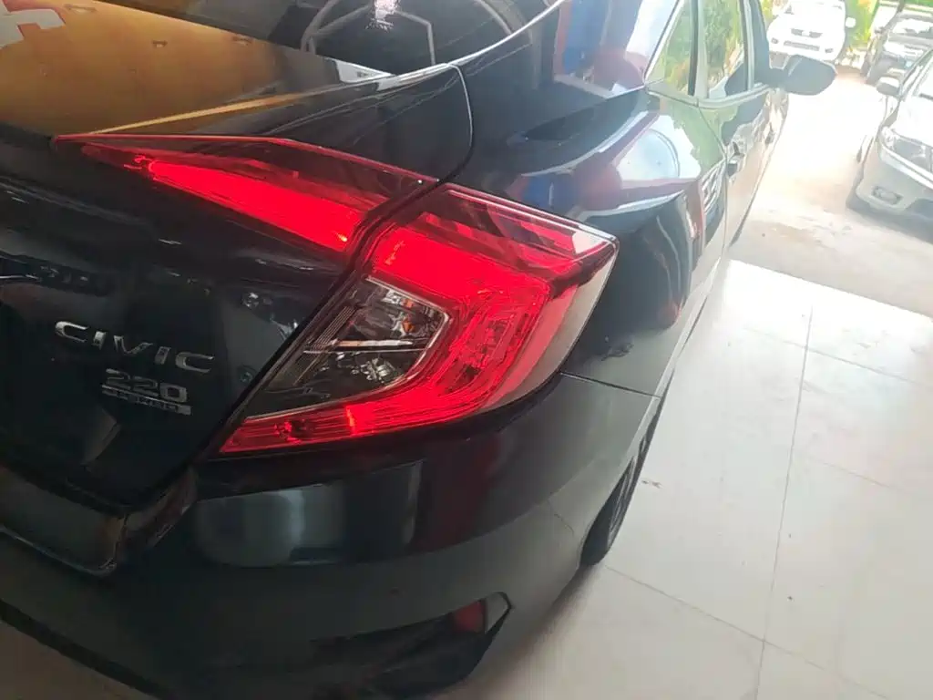 Honda Civic — миниатюра 13
