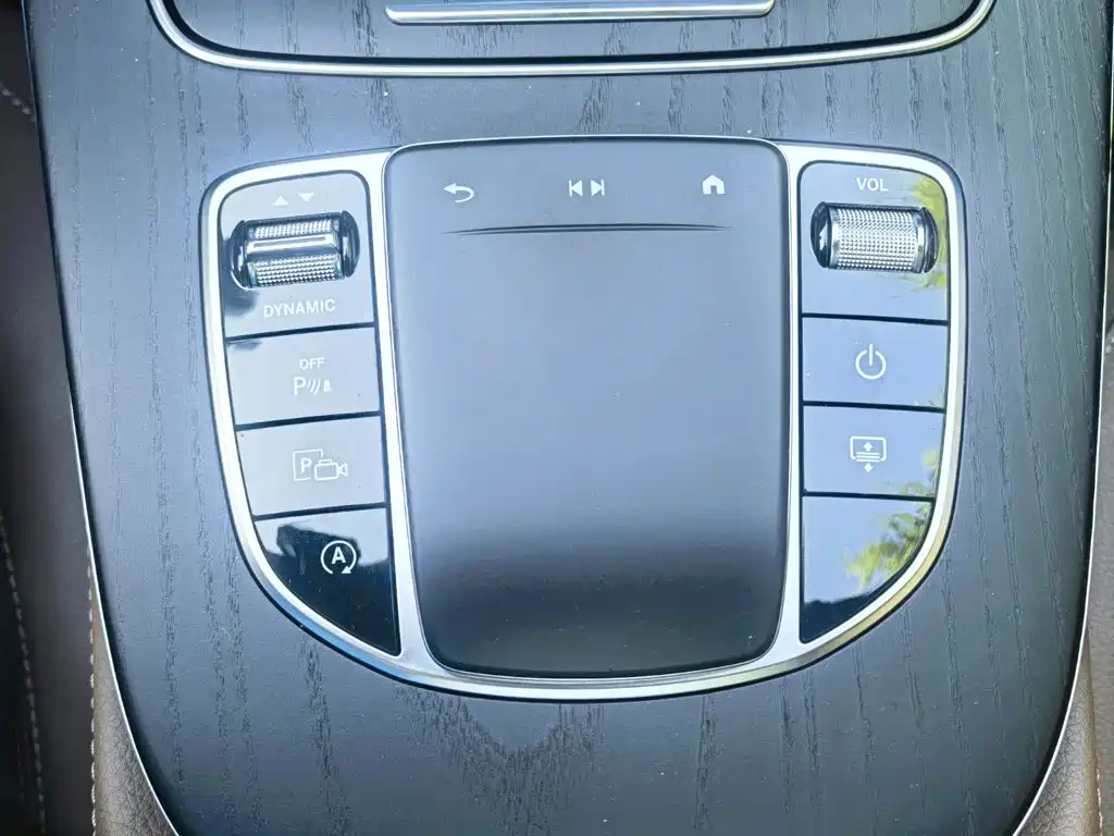 Mercedes-Benz E-Class — миниатюра 26