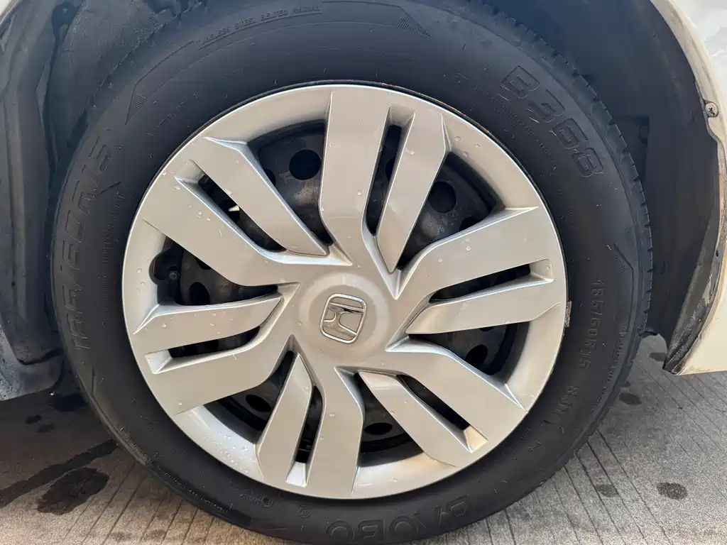 Honda Fit — миниатюра 5